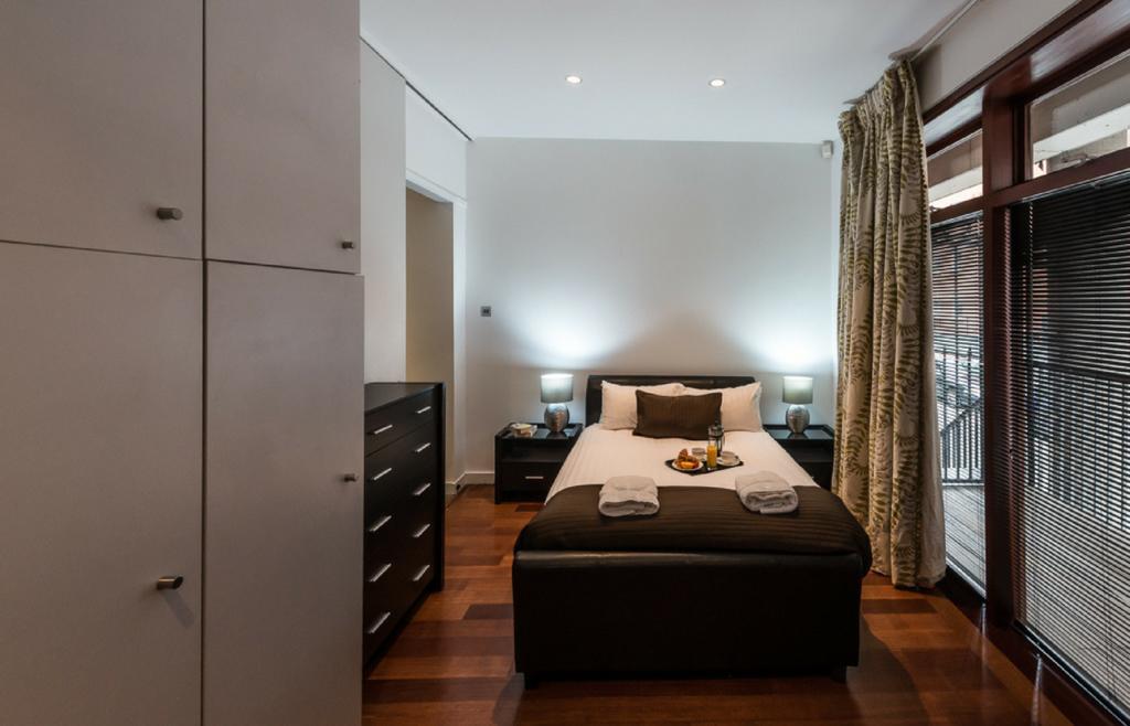 Base Serviced Apartments - Sir Thomas Street Liverpool Exterior photo